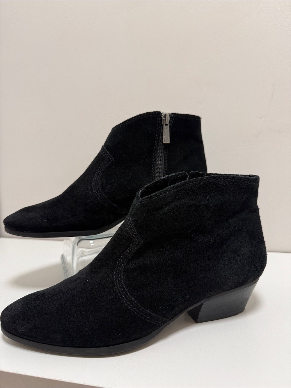 Vince Camuto Cider Black Suede Western Ankle Booties sz 7.5